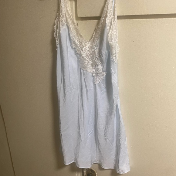 Linea Donatella White Lace Chemise - Picture 2 of 3